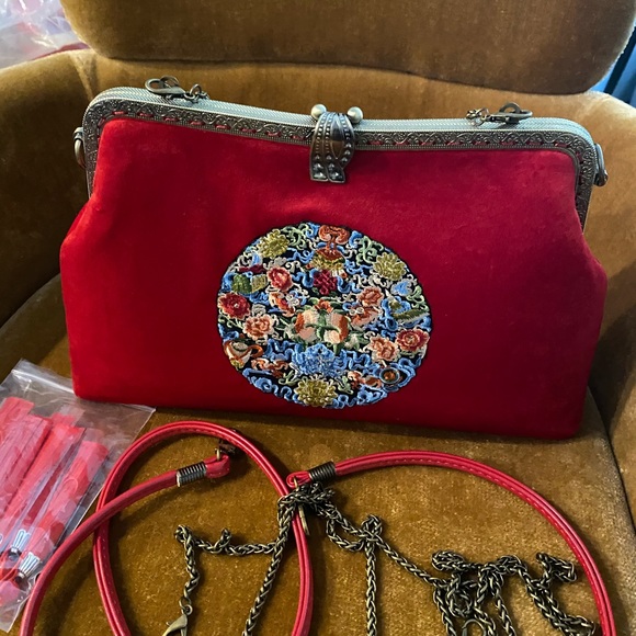 Handmade suede handbag - Picture 2 of 3